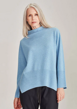 Load image into Gallery viewer, LILLY WEEKENDER