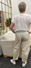 Load image into Gallery viewer, COTTON BARREL-LEG PANT