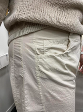 Load image into Gallery viewer, COTTON BARREL-LEG PANT