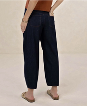 Load image into Gallery viewer, IVY BARRELL JEAN - DARK DENIM