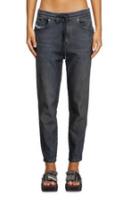 Load image into Gallery viewer, 2041 D FAYZA Jogg Jeans
