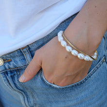 Load image into Gallery viewer, Freshwater Pearl Bracelet
