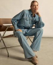 Load image into Gallery viewer, CREST TOP
