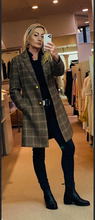 Load image into Gallery viewer, DEA WOOLEN COAT
