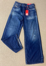 Load image into Gallery viewer, DEISEL 1996 D-SIRE
