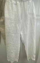 Load image into Gallery viewer, Elasticated Waist Linen Tapered Pant
