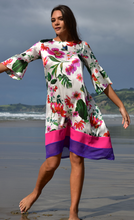 Load image into Gallery viewer, FLORAL HEMMINGWAY Dress
